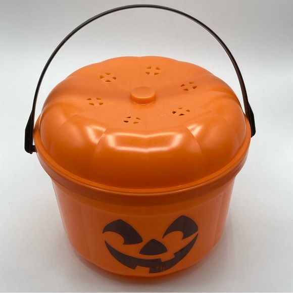 Vintage McDonald’s Halloween Pail, Bucket. Orange pumpkin, McPunk’n w/ lid - Picture 3 of 4